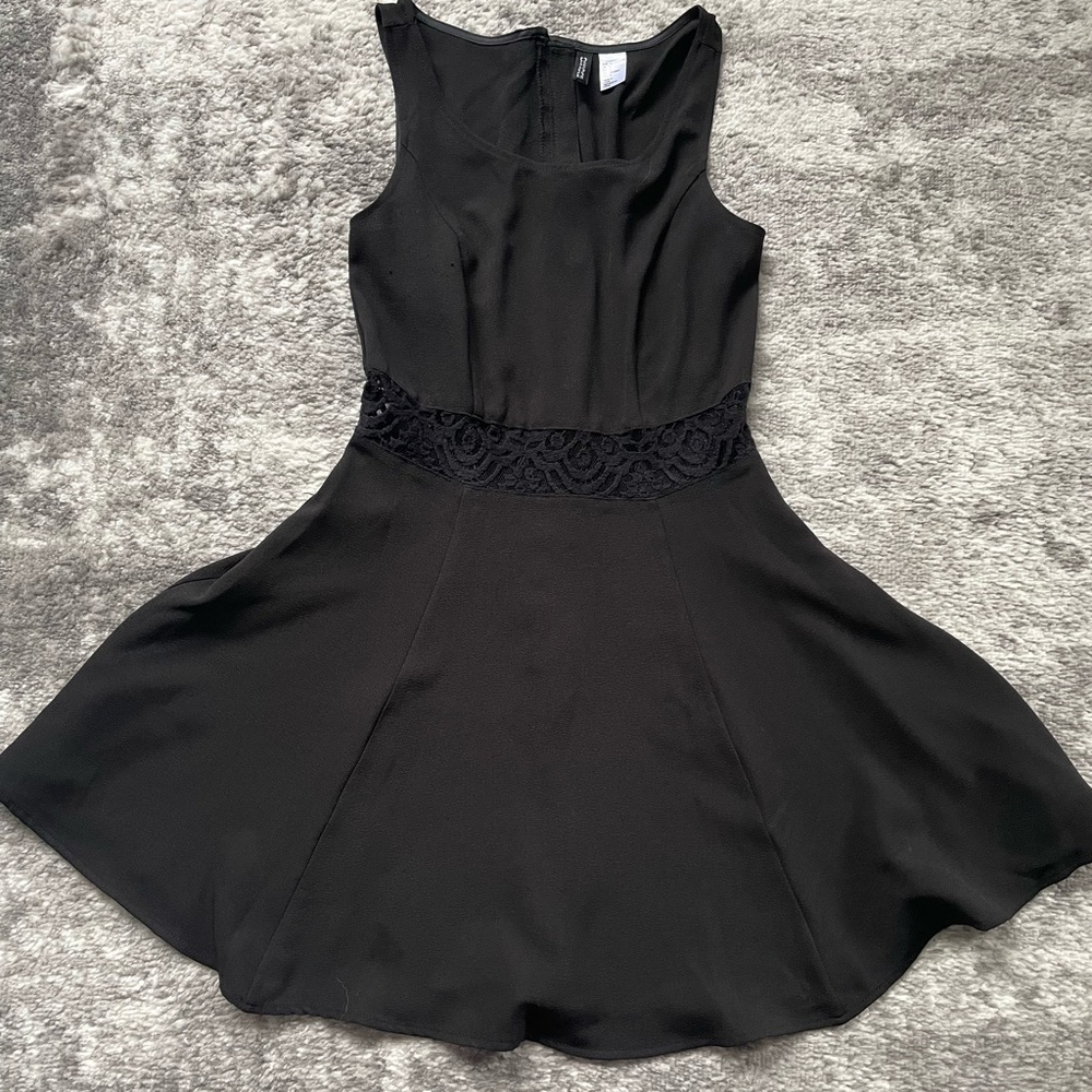 H&M Cocktail Dress - Black - Size:6 (runs small). WORN ONLY ONCE.